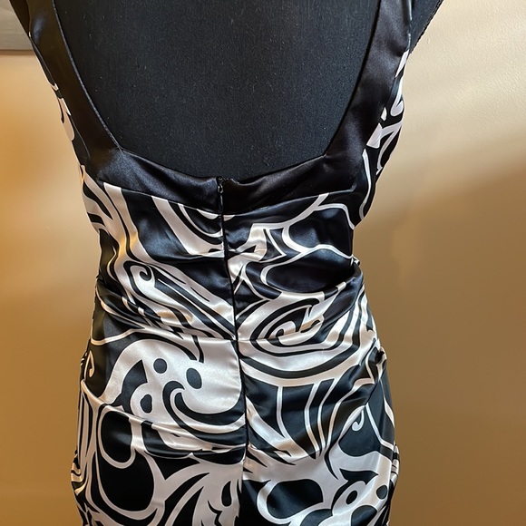 Beautiful cocktail dress - Picture 4 of 12